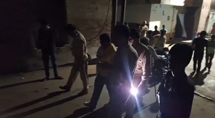 young man died after getting burnt by gunpowder, relatives said he attacked his friends with a hand grenade