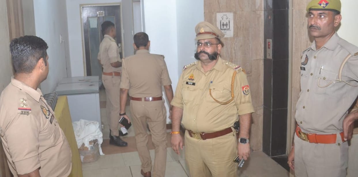 Kanpur Murder, First made relations then slit throat with blade, told friend tell her father to pick up body