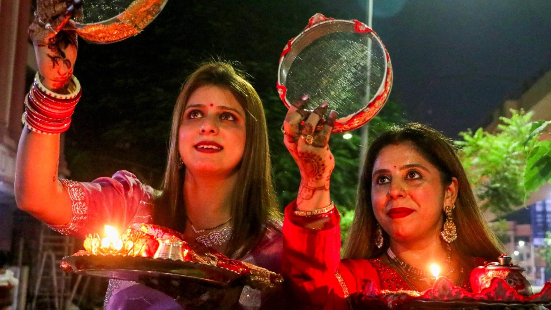 Karwa Chauth 2025 Chant These MantrasWhile Offering Arghya  chandra arghya vidhi mantra disprj