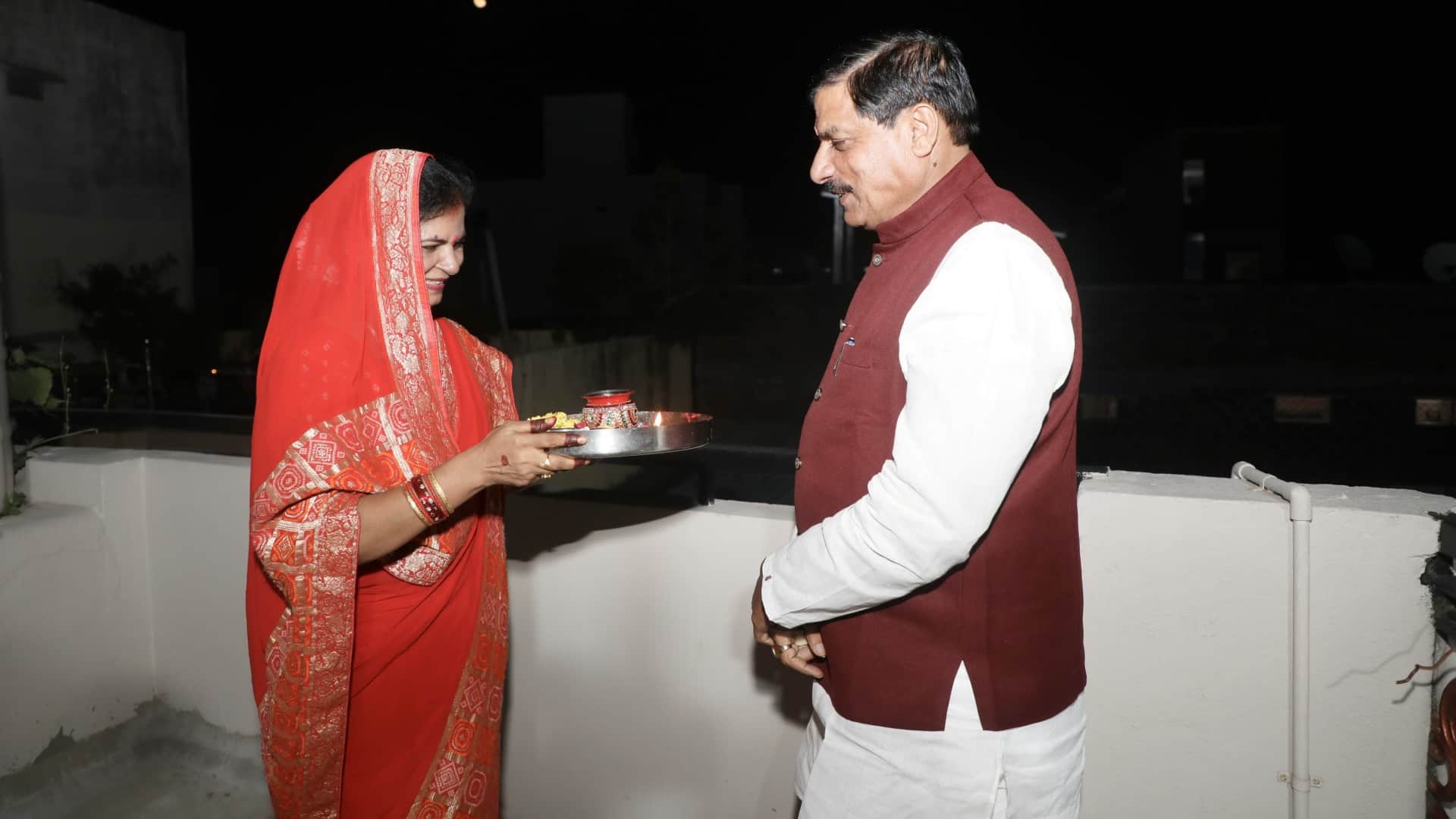 Karwa Chauth 2024: CM Mohan Yadav performed puja with his wife on Karwa Chauth, see photos