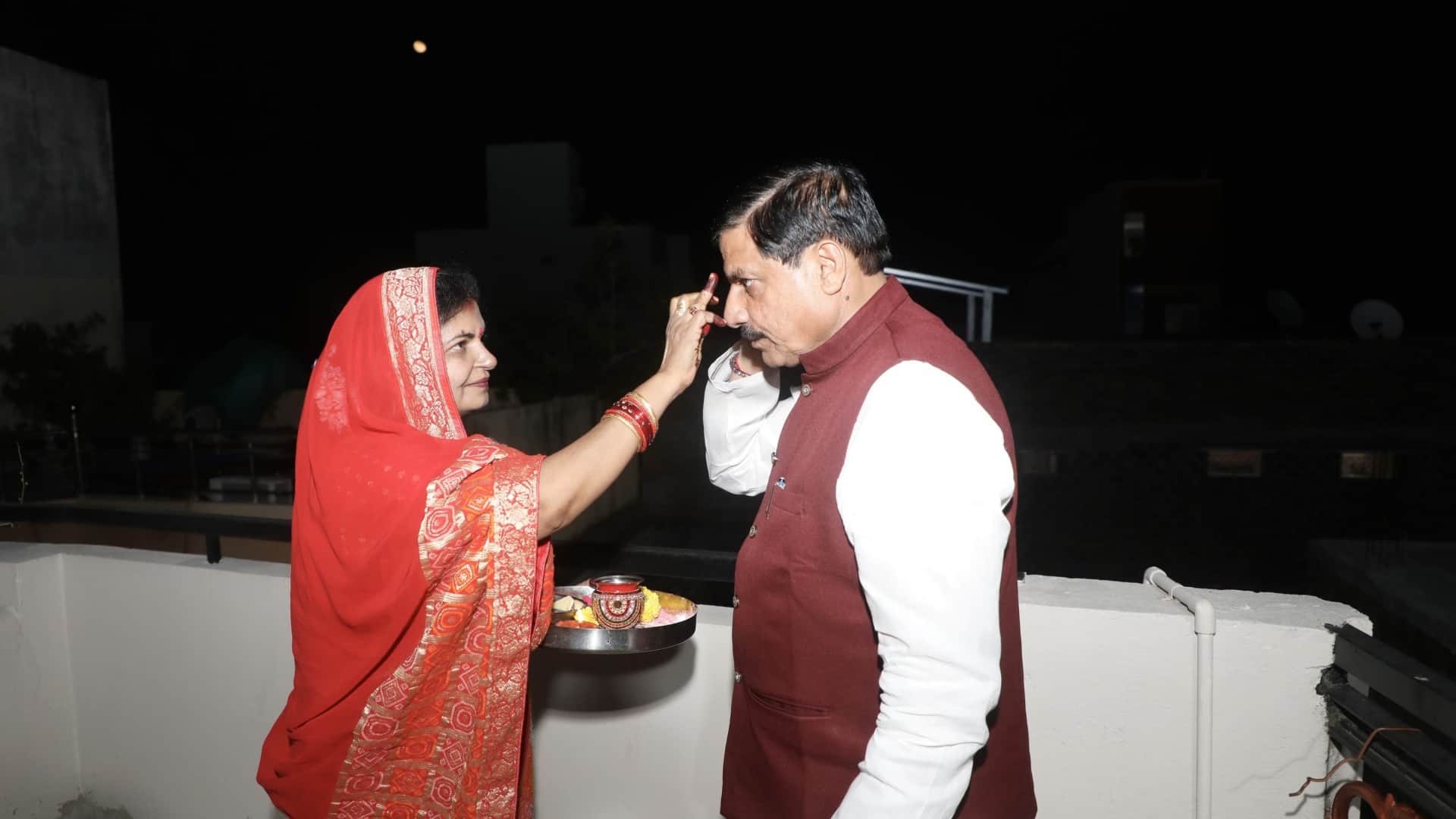 Karwa Chauth 2024: CM Mohan Yadav performed puja with his wife on Karwa Chauth, see photos