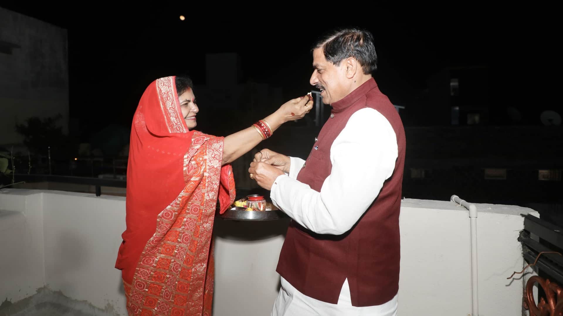 Karwa Chauth 2024: CM Mohan Yadav performed puja with his wife on Karwa Chauth, see photos