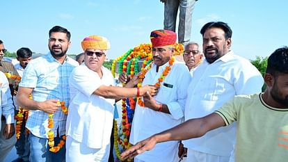Khinwsar Assembly Bypoll: ‘मैं नहीं, खींवसर की जनता लड़ रही है चुनाव’; बोले बीजेपी प्रत्याशी रेवंतराम डांगा Khinwsar By-election: BJP candidate Revantram Danga says Not me, but people of Khinwsar are fighting election