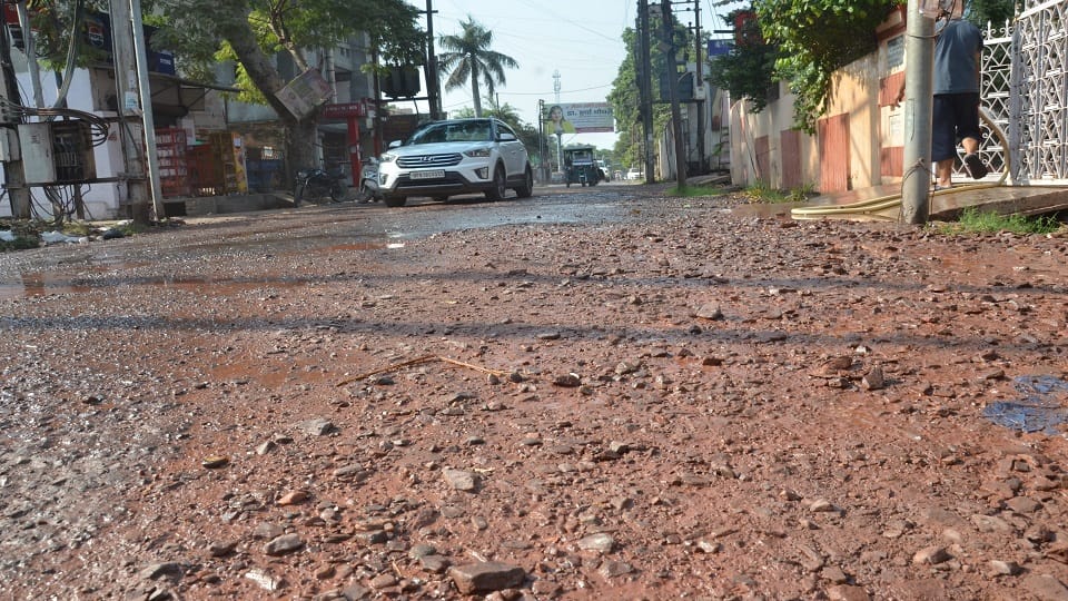 Potholes on roads will be filled with Rs 3.10 crore