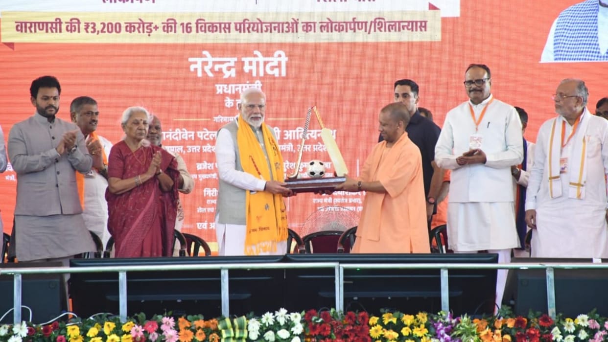 Prime minister narendra modi in varanasi visit Many Projects For The Country Started From Kashi