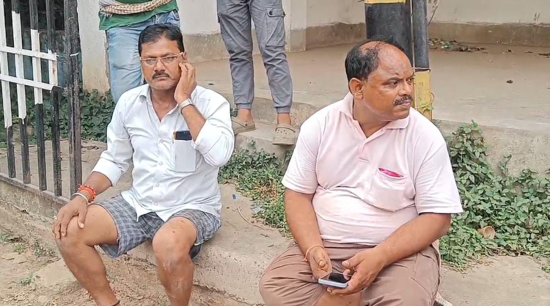 A young man who reached home drunk died in munger