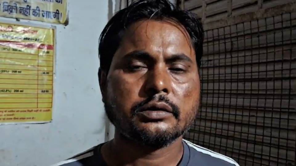 chowki incharge and constable beat canteen operator In Mathura for not giving five bottles of liquor