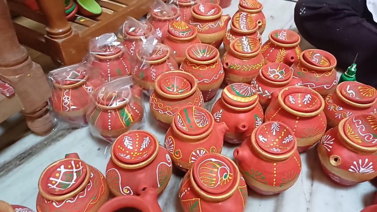Karwa Chouth Special: Women will worship Karwa Chauth with sixteen adornments, know why Karwa is worshipped