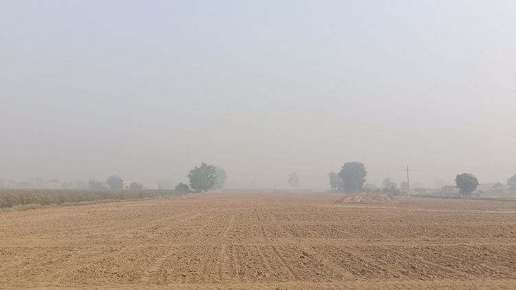 सिरसा में वायु प्रदूषण का स्तर बढ़ा: स्वास्थ्य के लिए गंभीर खतरा, मौसम में दिखा स्मॉग का असर; छाई धुंए की चादर