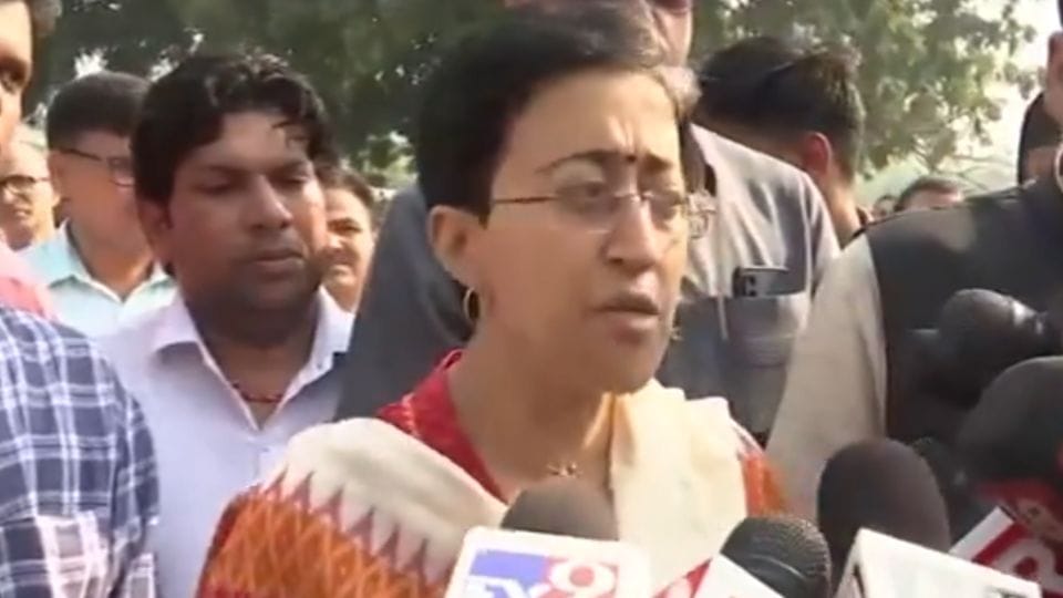 pollution in delhi CM Atishi reached Anand Vihar with Minister Gopal Rai