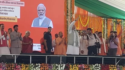 Prime minister narendra modi in varanasi visit Many Projects For The Country Started From Kashi