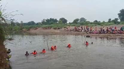 Laborer who went to extract sand from river went missing search is going on since yesterday evening in Kabirdh