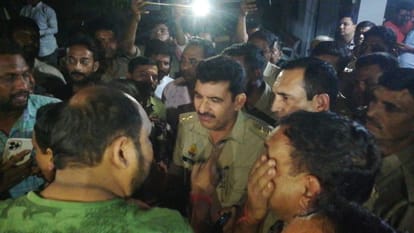 Meerut: Police beat up BJP members in the police station, ruckus continued till late night