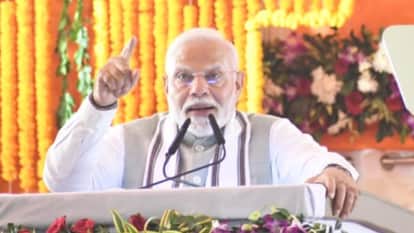 जनता को संबोधित करते पीएम मोदी। (फाइल)