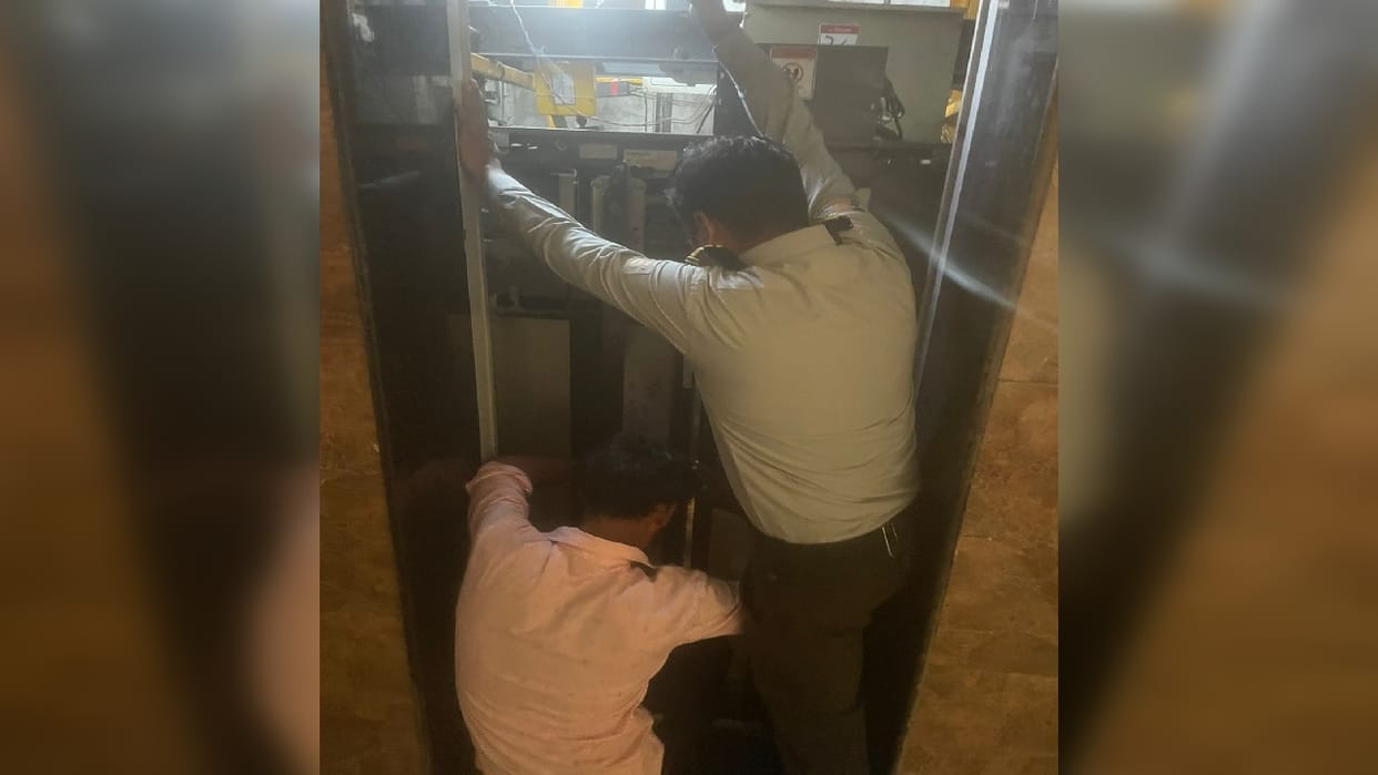 Child stuck in lift of Supertech Ecovillage 3 Society for 25 minutes