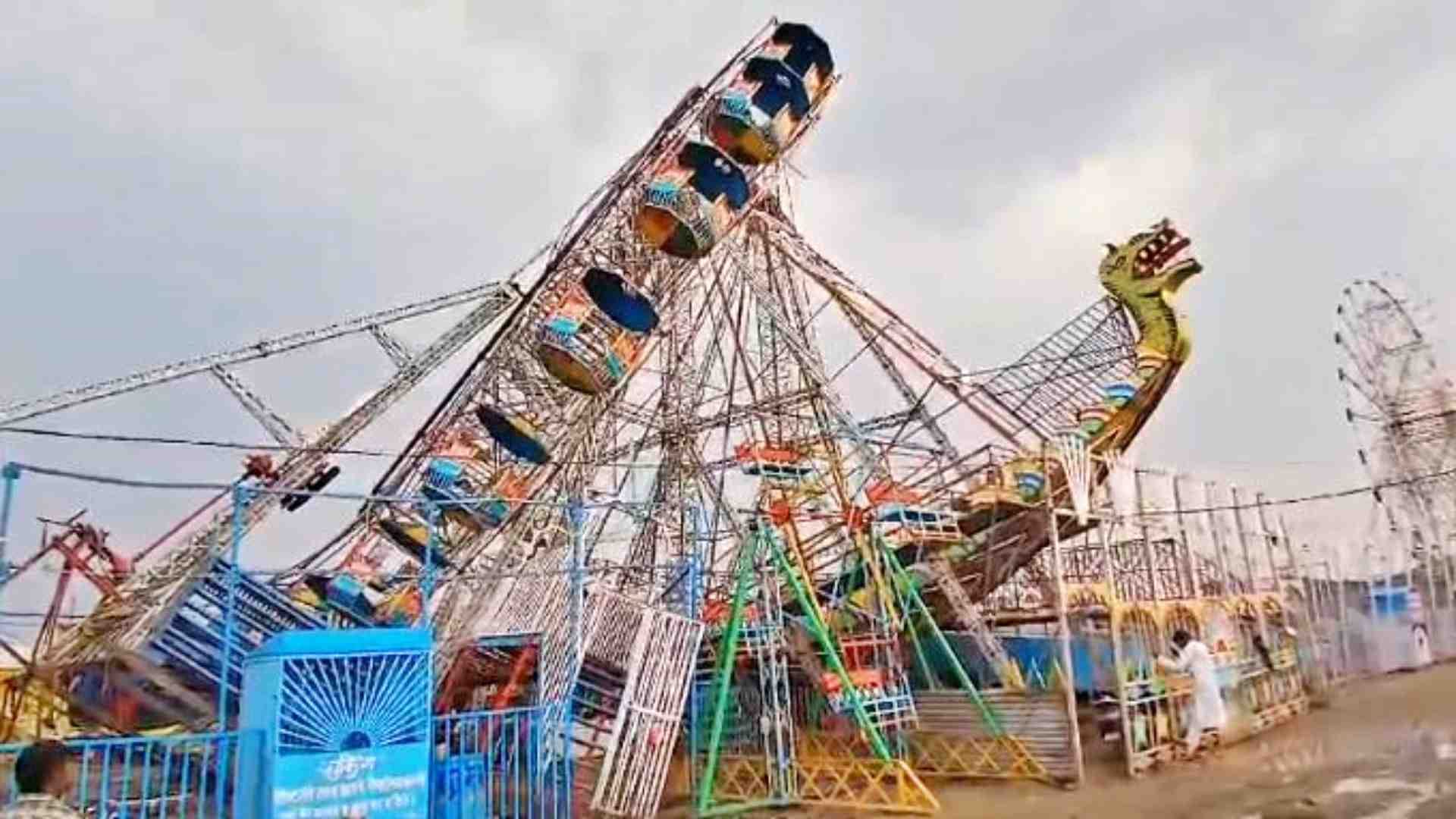 आंधी और बारिश से मची ताबाही।