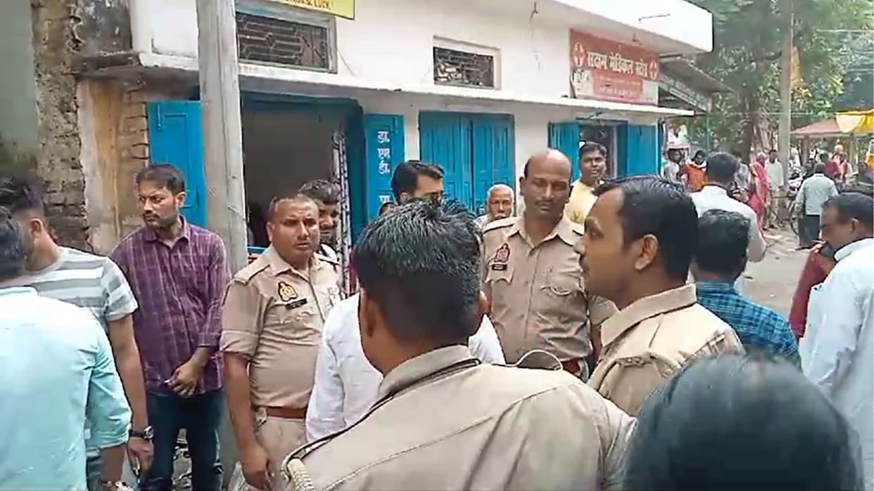Administrative raid caused a stir illegal ultrasound centers were running in Bansdih three were sealed