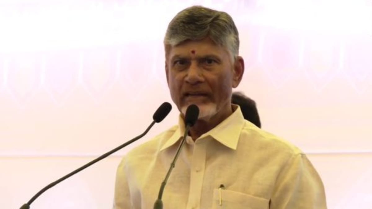 Visakhapatnam: एक मछुआरा बचा, छह अब भी लापता; नौसेना और कोस्ट गार्ड का सर्च ऑपरेशन जारी, CM नायडू क्या बोले?