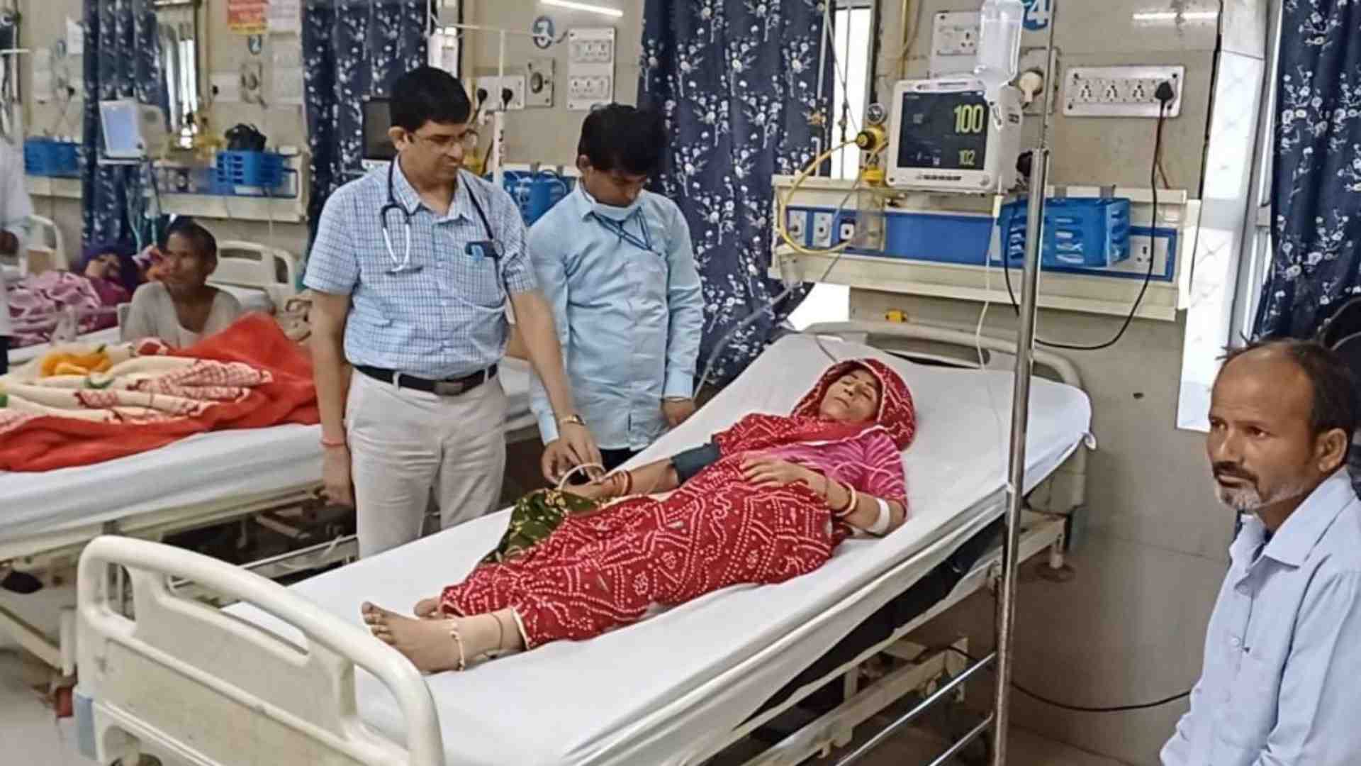 अस्पताल में भर्ती पीड़ित महिला।