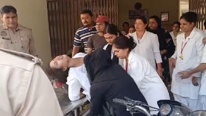 Bijnor: When eight girl students were stopped from taking the exam, the entire class left the exam