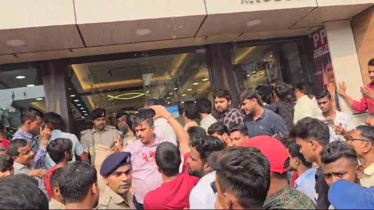 Bihar News : Bihar Police investigation two robbers shot in PP Jewelers by employee in Begusarai patel chowk