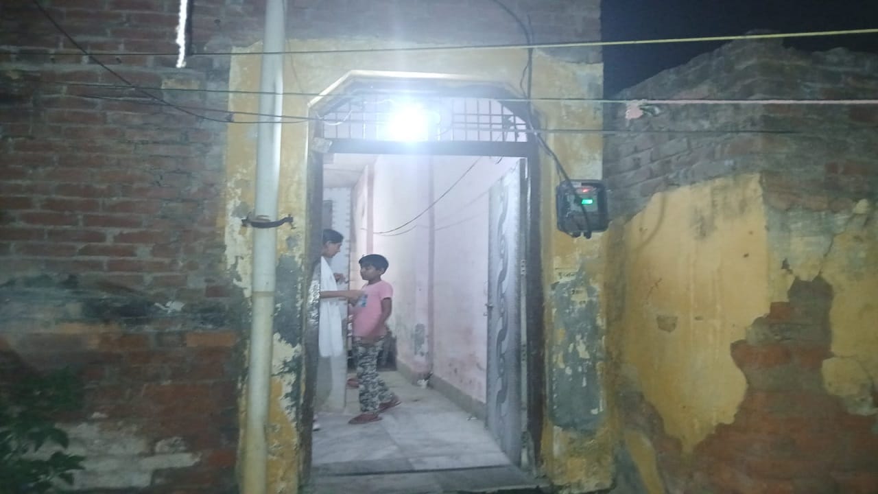 Famous poet Fahmi Badayuni was laid to rest in Budaun