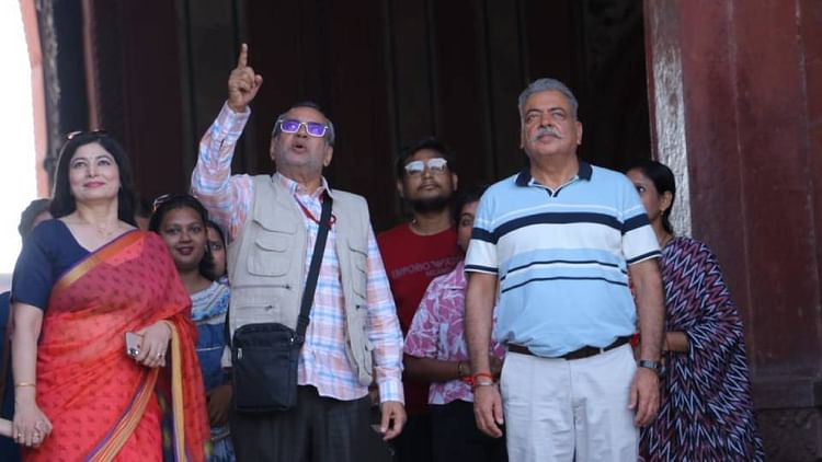 फिल्म 'द ताज स्टोरी': ताजमहल के अंदर हुई शूटिंग... गाइड बने अभिनेता परेश रावल; पर्यटकों से दुर्व्यवहार का आरोप