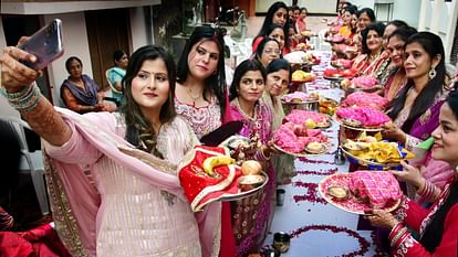 Karwa Chauth: Competition to decorate all day long, know the auspicious time of Karwa Chauth puja