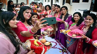 Karwa Chauth: Competition to decorate all day long, know the auspicious time of Karwa Chauth puja