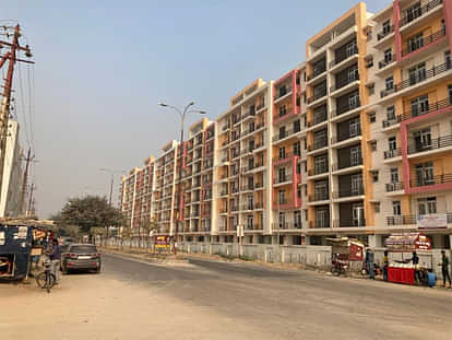 four flats have already been registered Of 48 flats to be auctioned in Agra