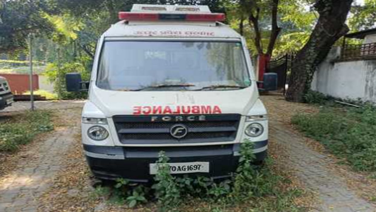 Ambulance worth Rs 55 lakh waiting for patients died, fitness ended