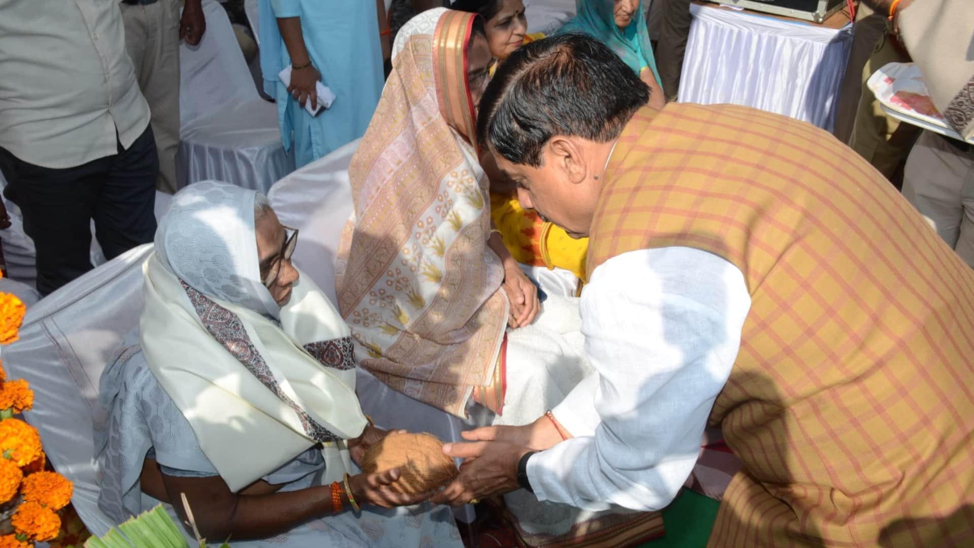 MP News: On the lines of Haridwar, now sages and saints will be able to build permanent ashram in Ujjain