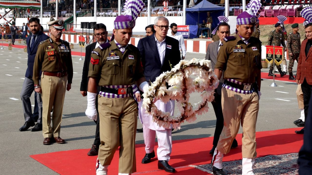 Salute to the martyrs: Lieutenant Governor and Omar Abdullah paid tribute to the martyred policemen, see pictu