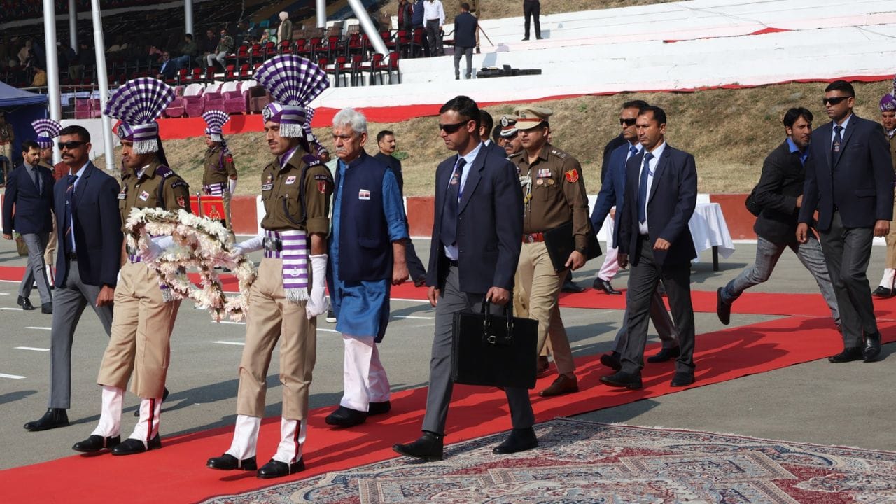 Salute to the martyrs: Lieutenant Governor and Omar Abdullah paid tribute to the martyred policemen, see pictu