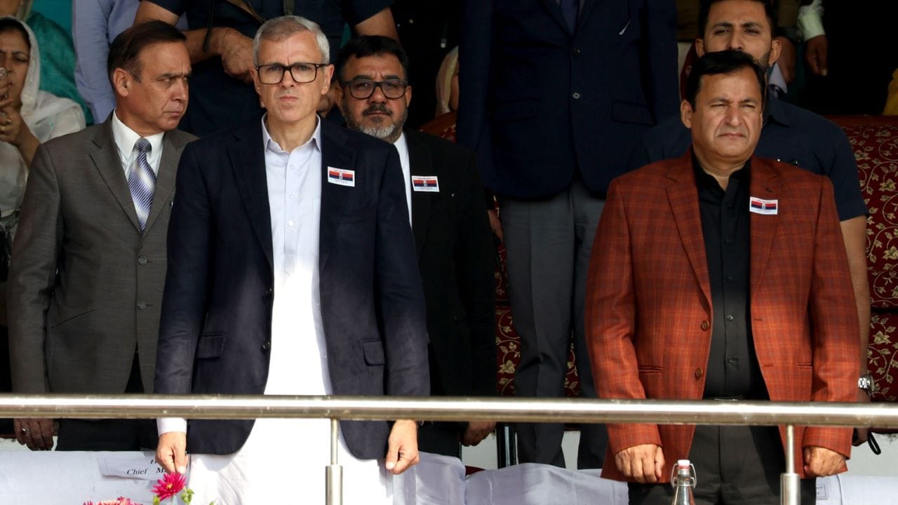 Salute to the martyrs: Lieutenant Governor and Omar Abdullah paid tribute to the martyred policemen, see pictu