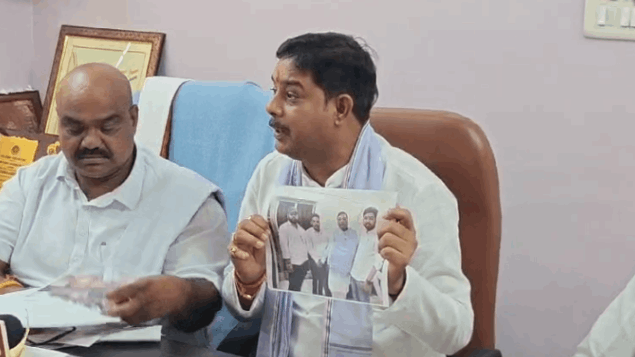 प्रेस वार्ता