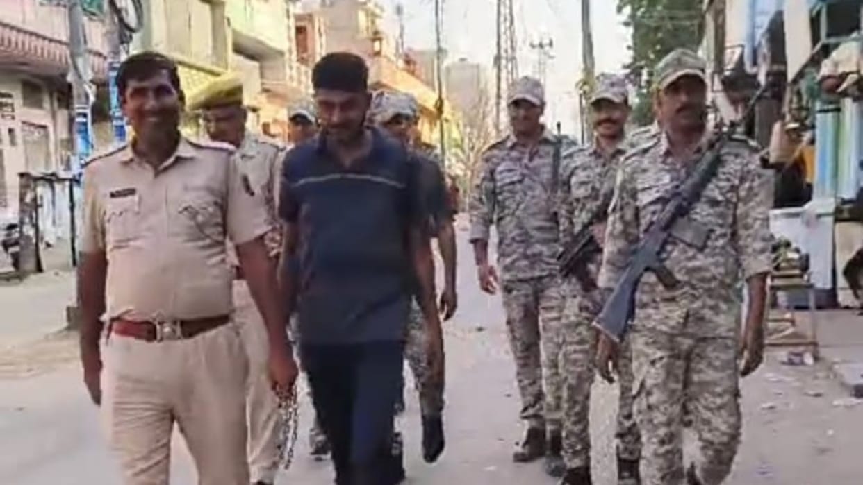 Bikaner News: Police organized a foot march of history-sheeters, police action to remove fear from the public