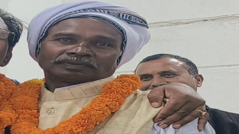 Former state president of Panchayat Secretary Association Ram Roop passed away in Balrampur Ramanujganj