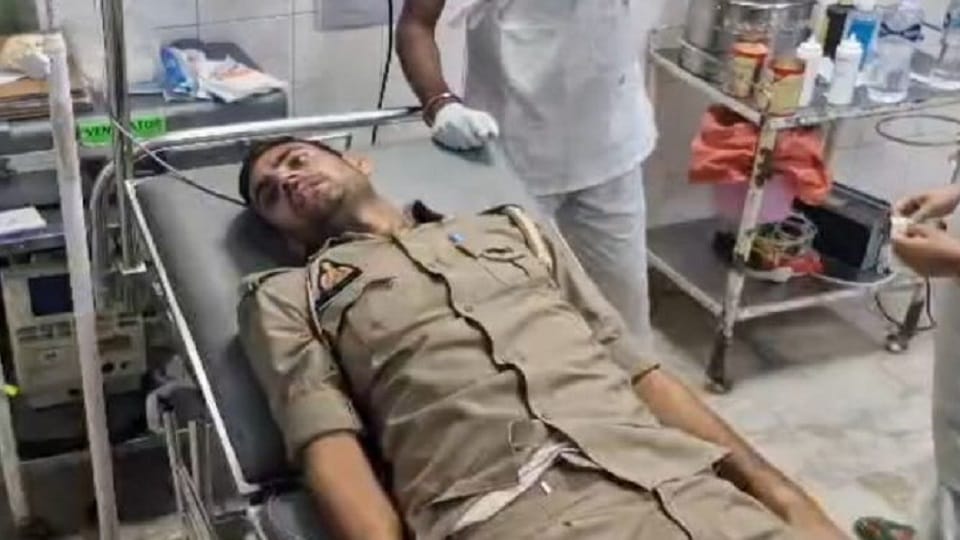 Moradabad: In-laws threatened... Troubled soldier drank pesticide, officers rushed him to hospital