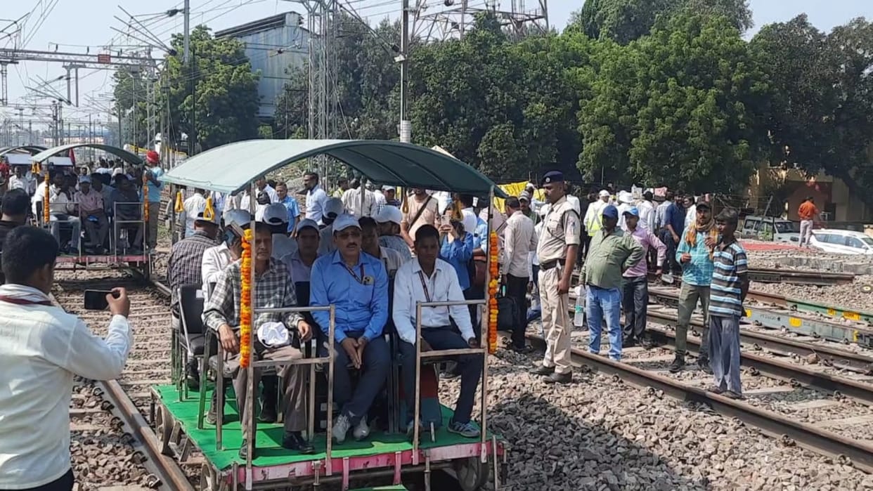 CRS inspected railway electronic interlocking and doubling, took stock of the route