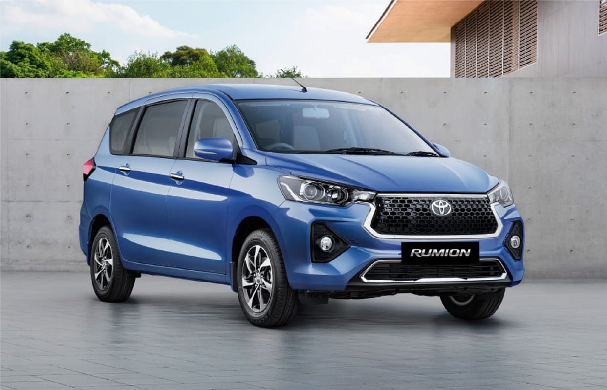 Toyota Kirloskar Motor launches Toyota Rumion Festival Edition MPV in India Know Price Features Specifications