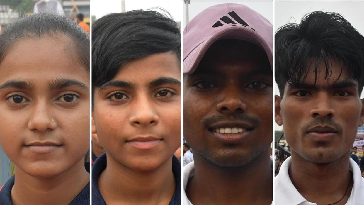 PM modi greeted 25 thousand people folded hands for 30 seconds in varanasi young players