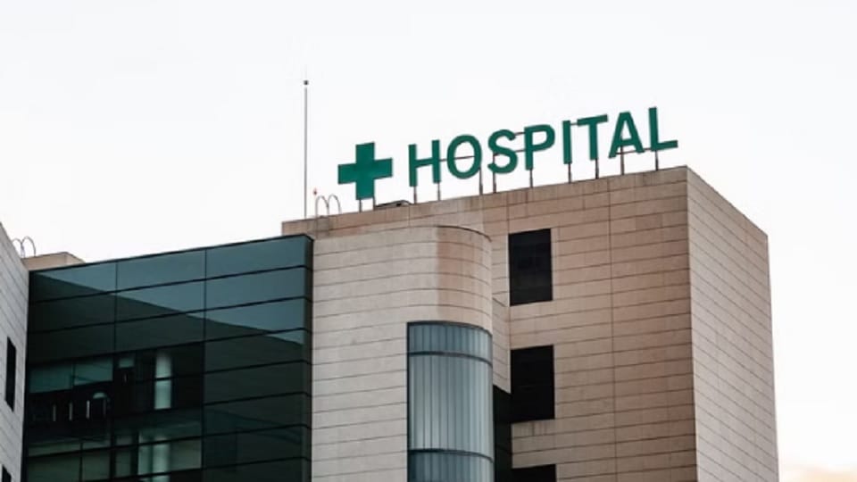 Moradabad: ASHA was delivering a baby in a private hospital, then the health department raided
