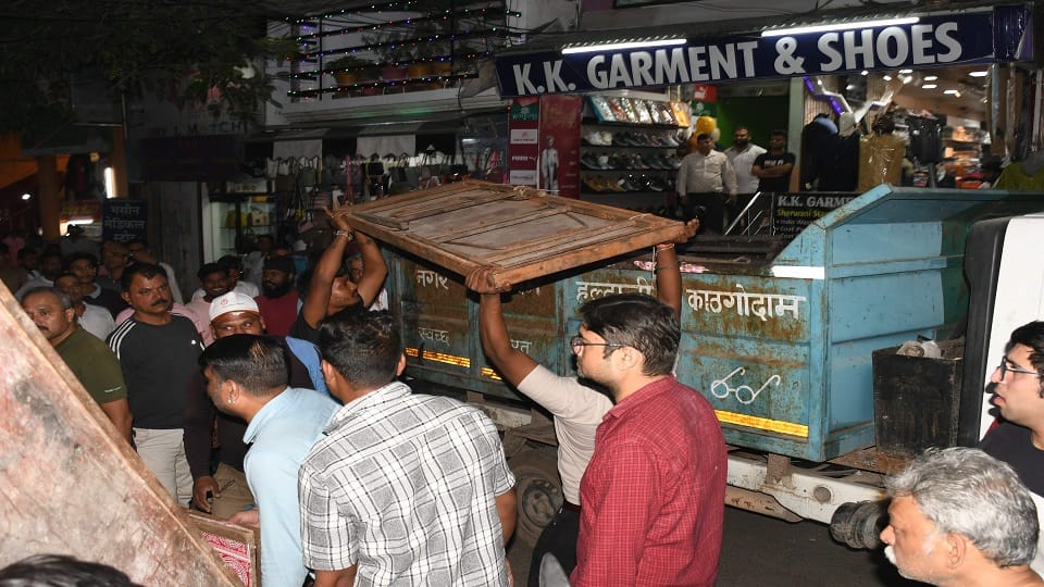 Cart vendors disappeared from the market during the removal of encroachment campaign in haldwani
