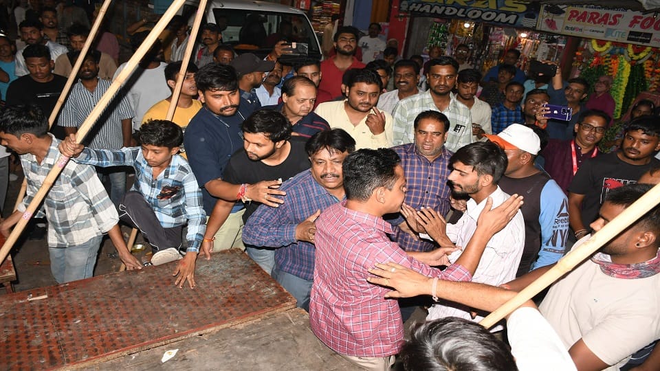 Cart vendors disappeared from the market during the removal of encroachment campaign in haldwani