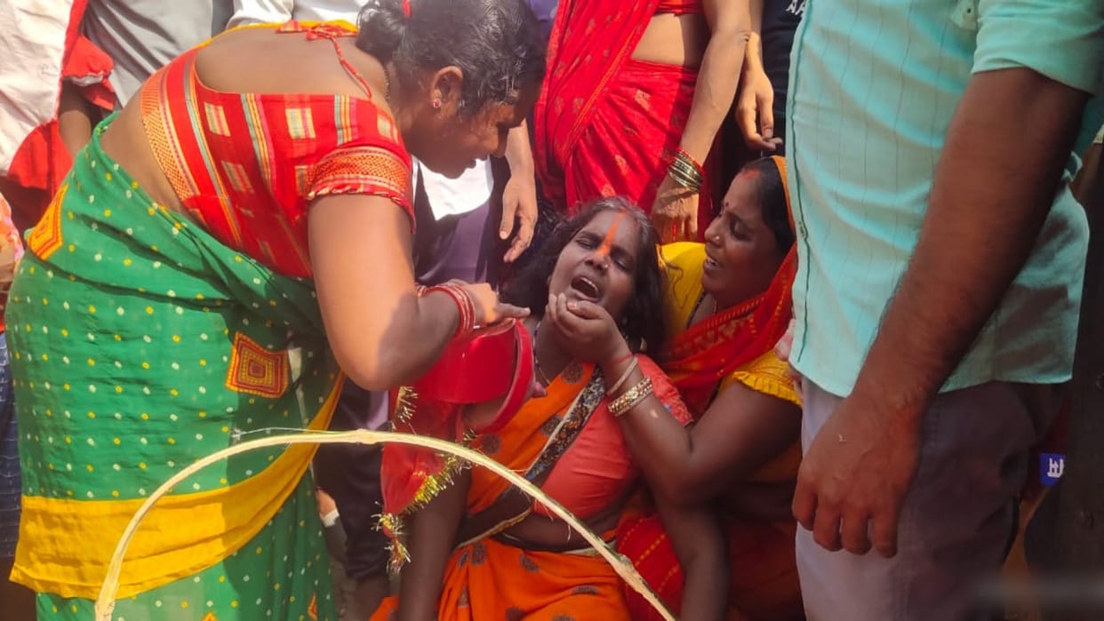 Bihar News: Two people died in separate road accidents in Gopalganj, chaos among family members