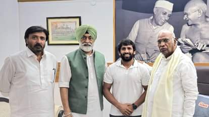 बजरंग पूनिया ने संभाला कांग्रेस के किसान प्रकोष्ठ के कार्यकारी अध्यक्ष का पदभार।