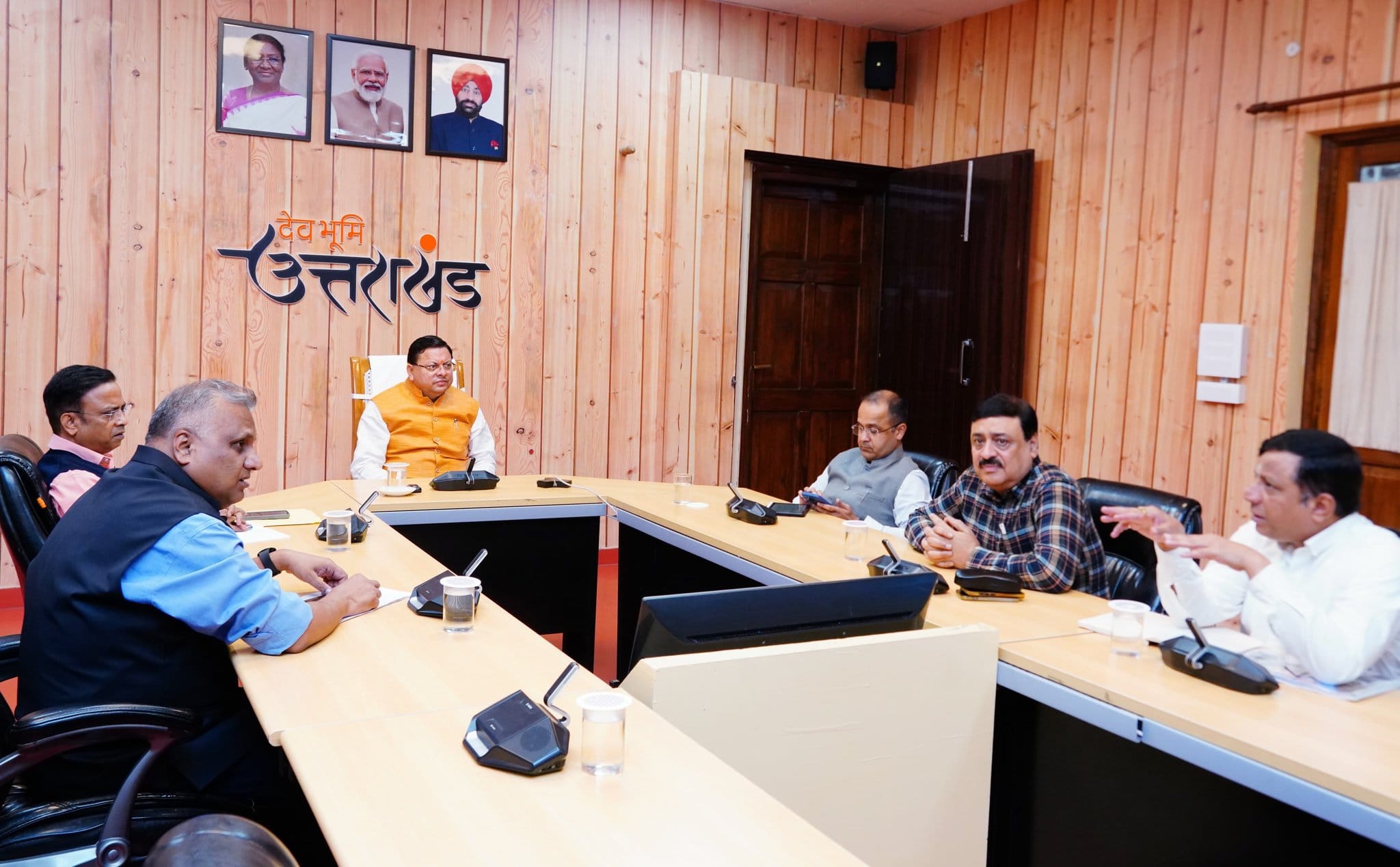 Uttarakhand News Roads are not pothole-free CM gave instructions to take action against careless officials