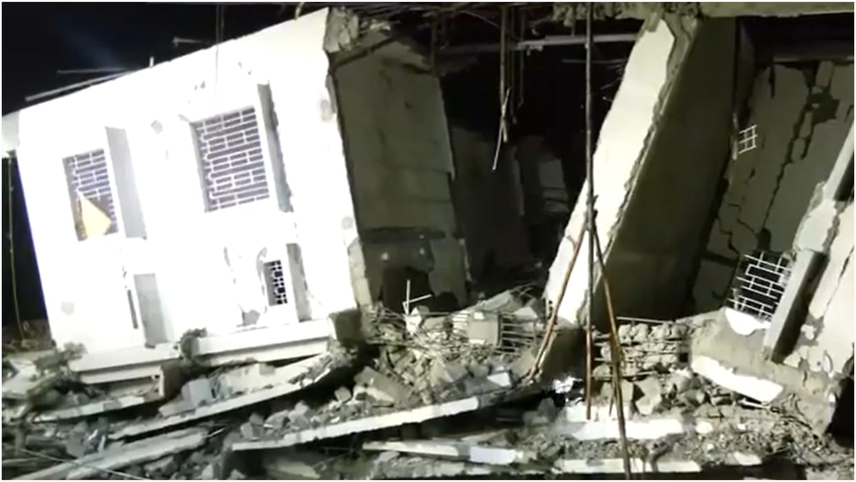 Building under construction collapsed in Bangalore, 10 people feared buried, rescue work underway