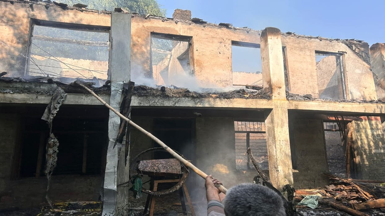 Slate roofed Gaushala burnt to ashes in Kot Langas, fodder for animals also burnt to ashes